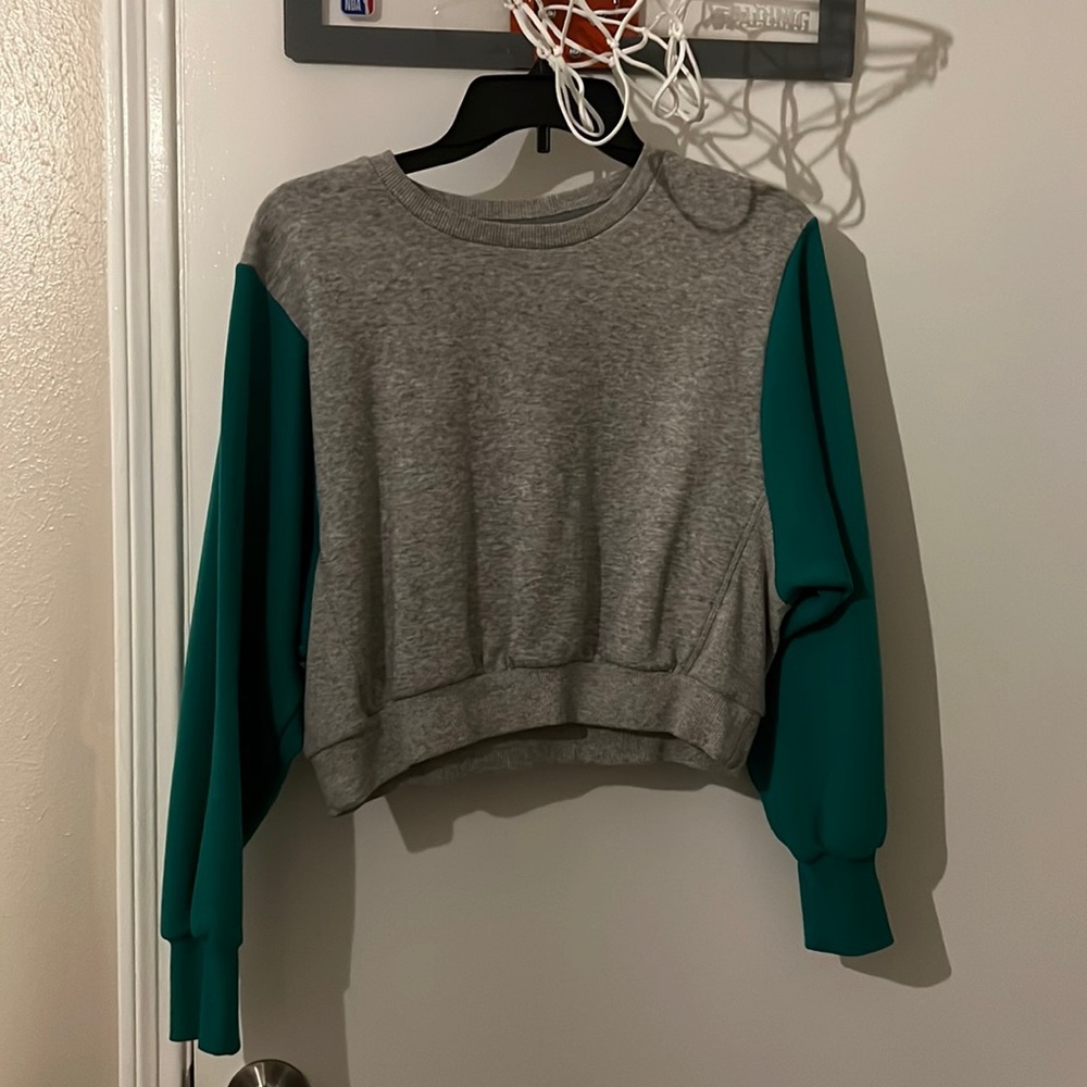 Retro Style Joy Lab Cropped Sweatshirt Womens